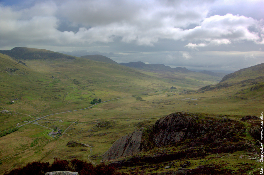 Восхождение на Tryfan вид с подножия